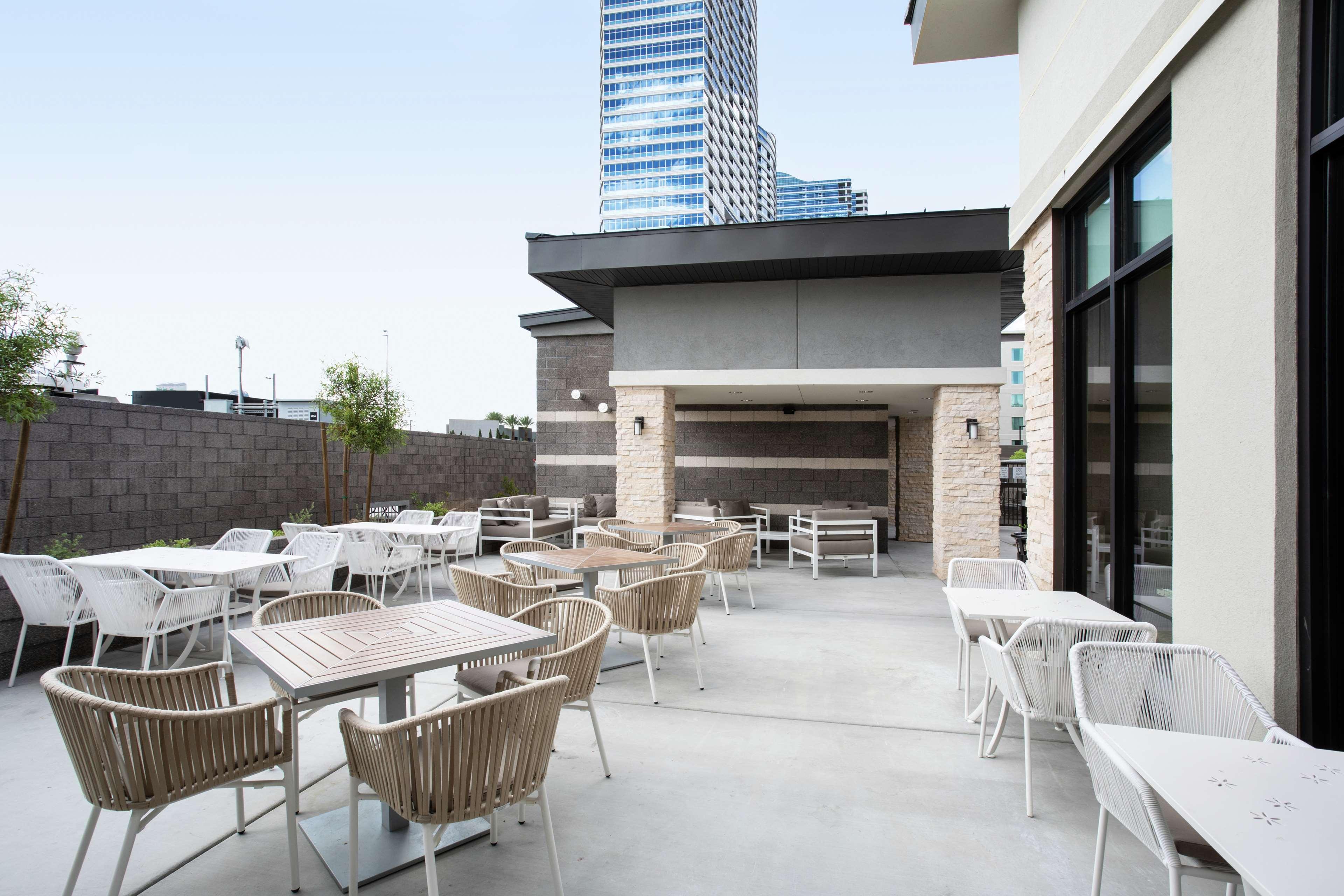 Hilton Garden Inn Las Vegas City Center Екстериор снимка