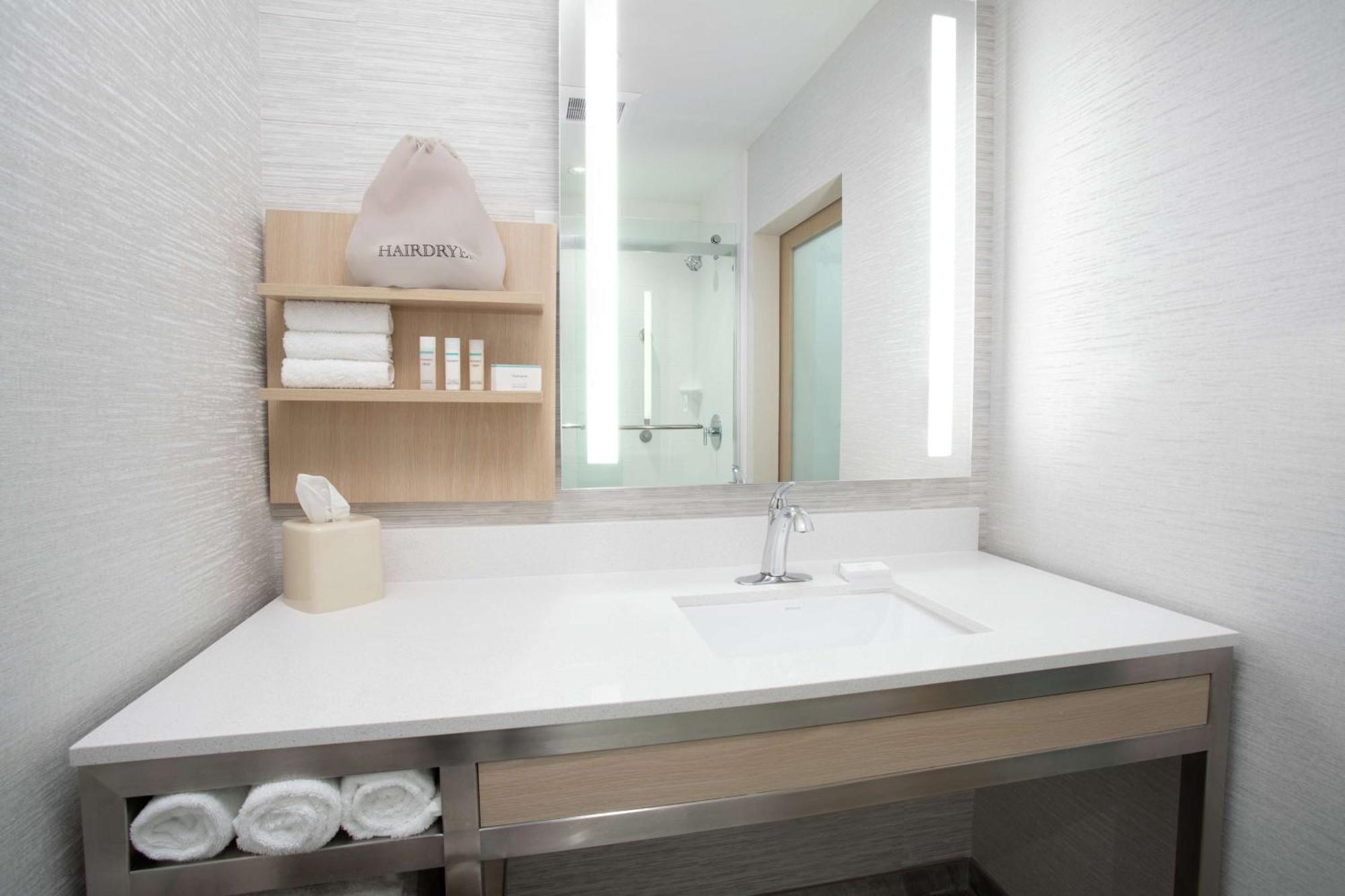 Hilton Garden Inn Las Vegas City Center Екстериор снимка