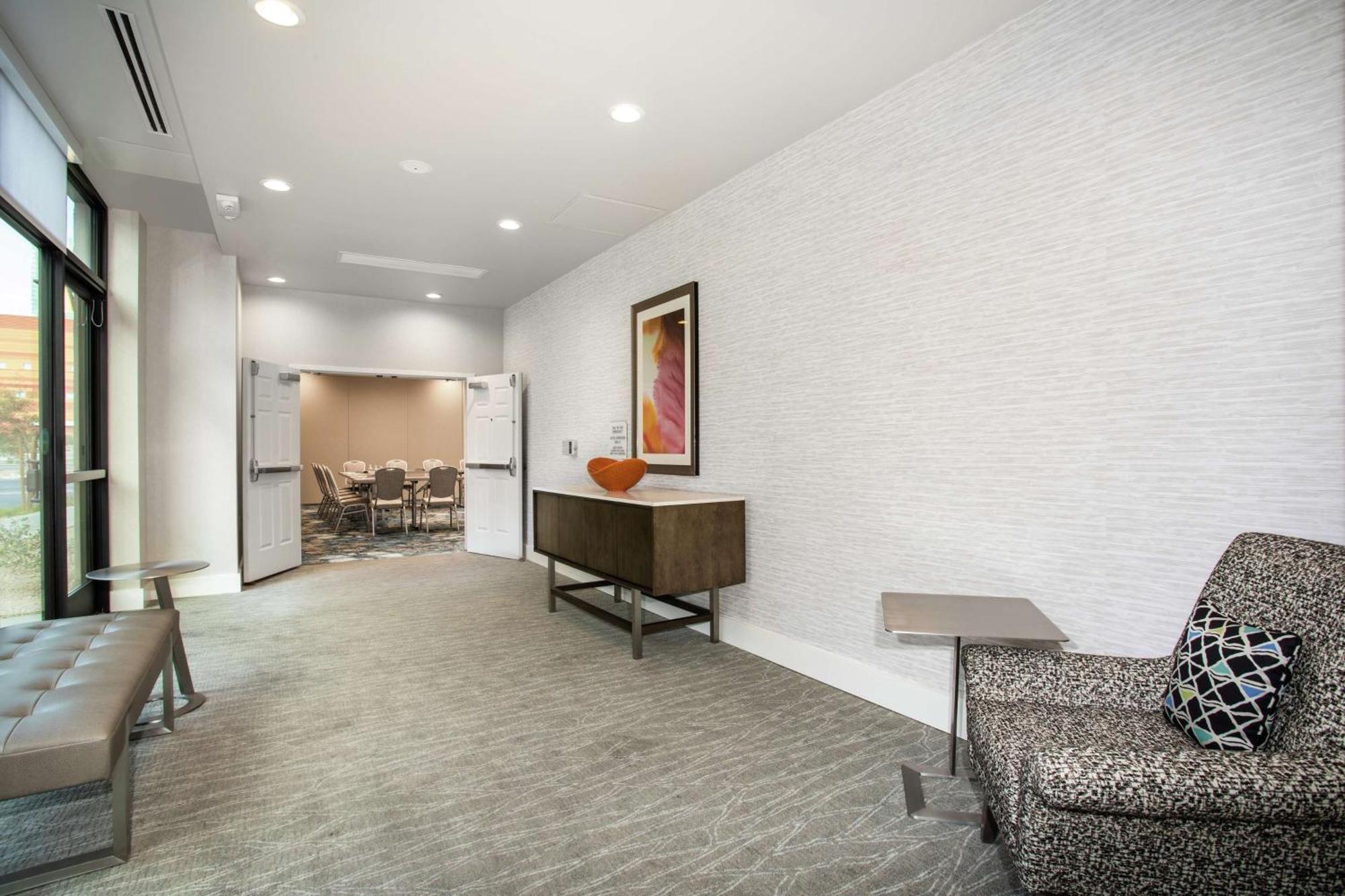 Hilton Garden Inn Las Vegas City Center Екстериор снимка